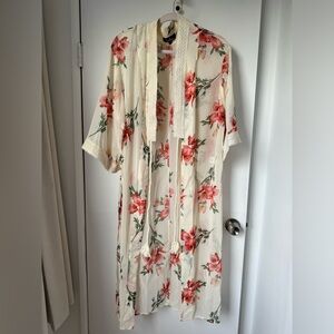 HIDEAWAY SHEER CREAM FLORAL PRINT KIMONO
LULUS